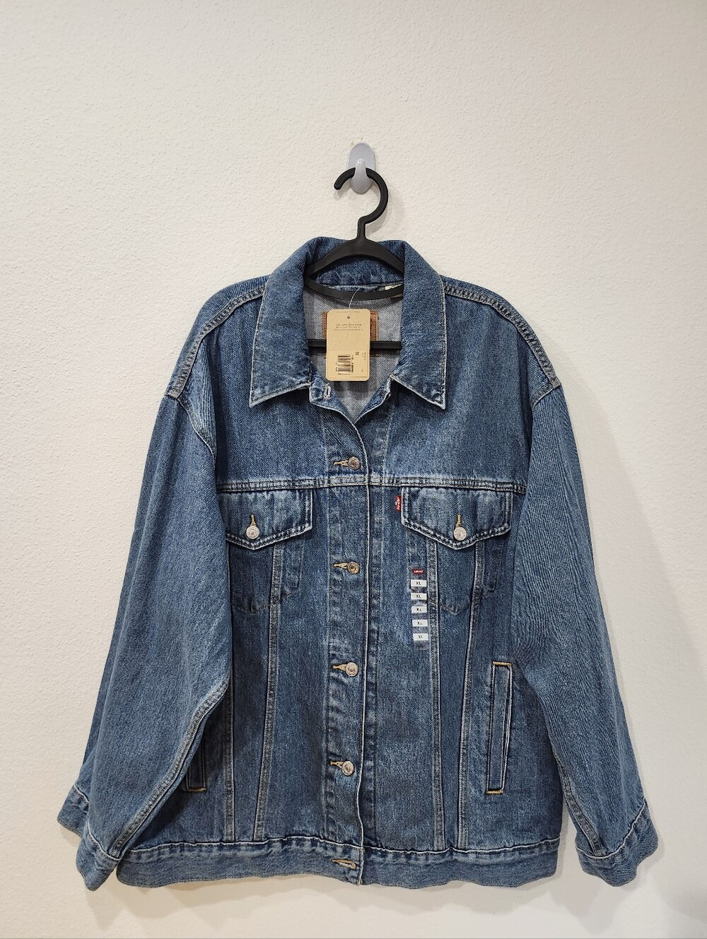 Levi's Women's Baggy Trucker Denim Jacket Light Wash Size XL A34750003 NWT